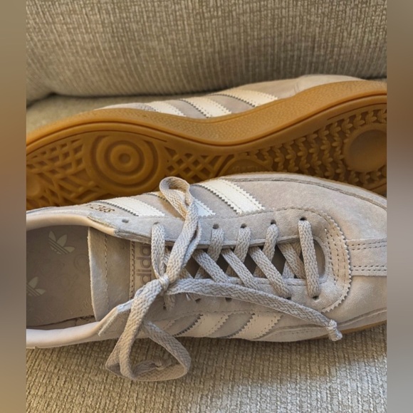 Women’s Adidas Handball Spezial 8.5 - Picture 2 of 3